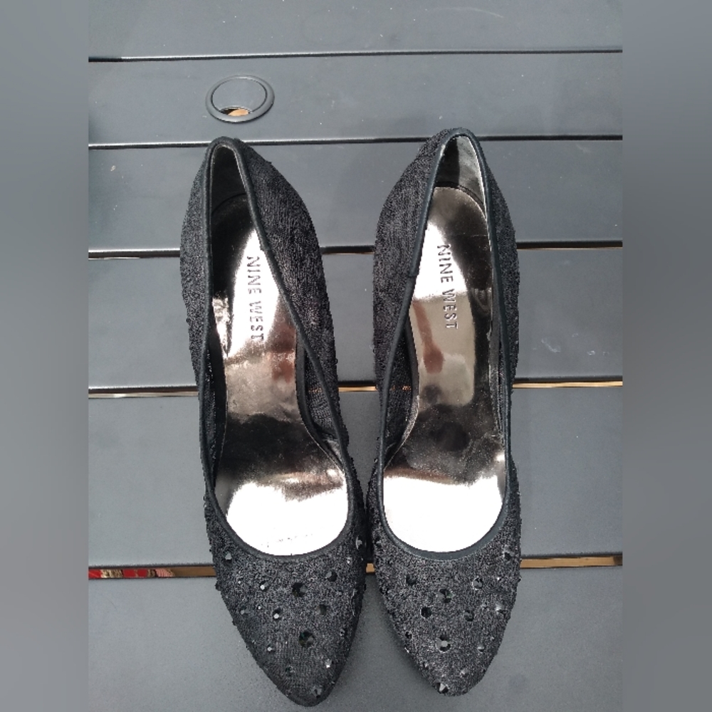 Nine West Black High Heels, Size 7M, Lace & Gems, Like New - Picture 6 of 12